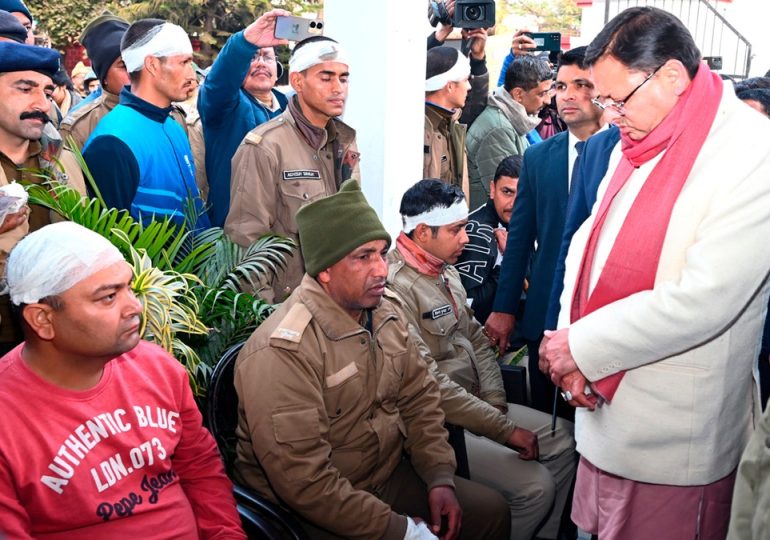 Indian town sets curfew after mosque clashes, police ordered to shoot violators