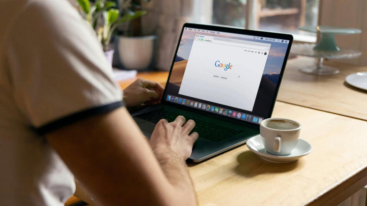 Massive security flaw puts most popular browsers at risk on Mac