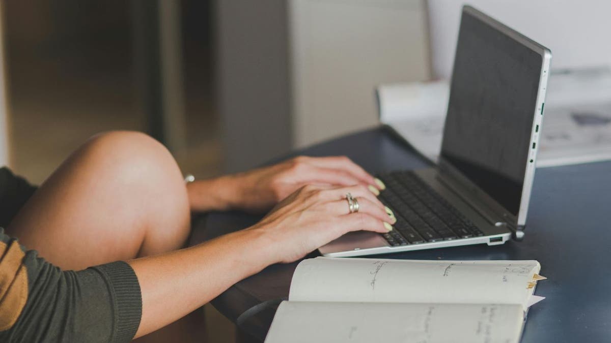 How addresses are collected and put on people finder sites