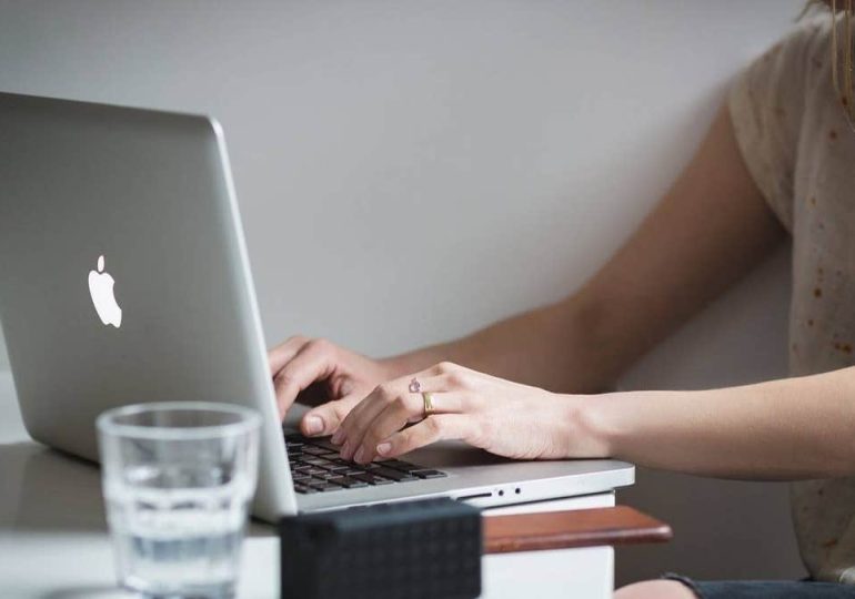 Americans now spend 10 hours online every day