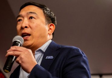 Elon Musk connects with indie Andrew Yang on billionaire former Trump ally's third party push