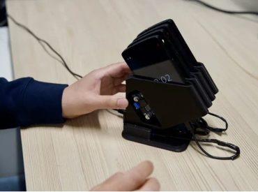 Old smartphones are being turned into tiny data centers