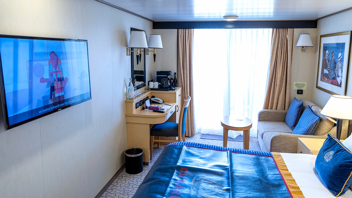 View of the hotel room from the entrance.