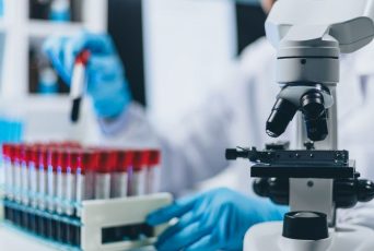 Grain-sized robot could change how doctors deliver drugs