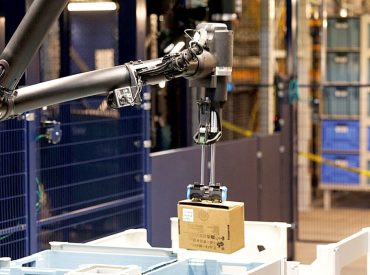 Amazon shelves Blue Jay warehouse robot