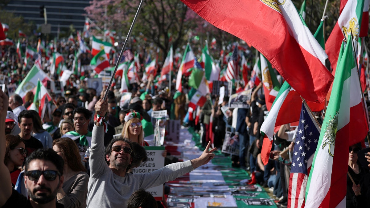 Global protests call for Iran regime change in major cities worldwide after bloody crackdown