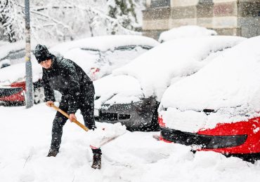 Heavy snow is recipe for serious heart attack risk, experts say: What to know