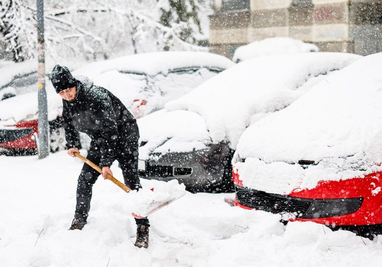 Heavy snow is recipe for serious heart attack risk, experts say: What to know