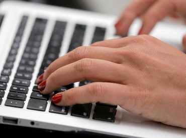 How to safely view your bank and retirement accounts online