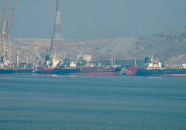 Iran seizes oil tankers, threatens 'massacre' in Strait of Hormuz, hours before US talks