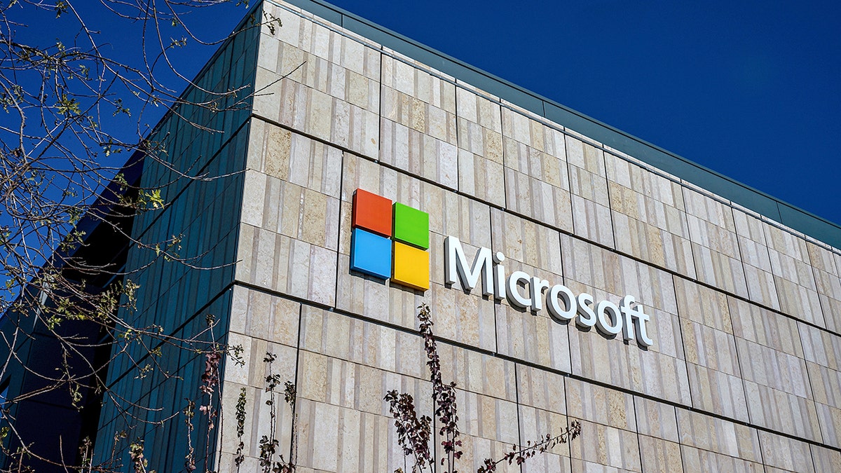 Microsoft crosses privacy line few expected