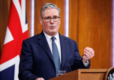 Trump, Starmer agree Strait of Hormuz must reopen as Middle East conflict escalates