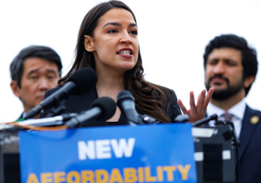 AOC tells New Yorkers to ‘pull up’ to Alabama during rally speech behind bulletproof glass