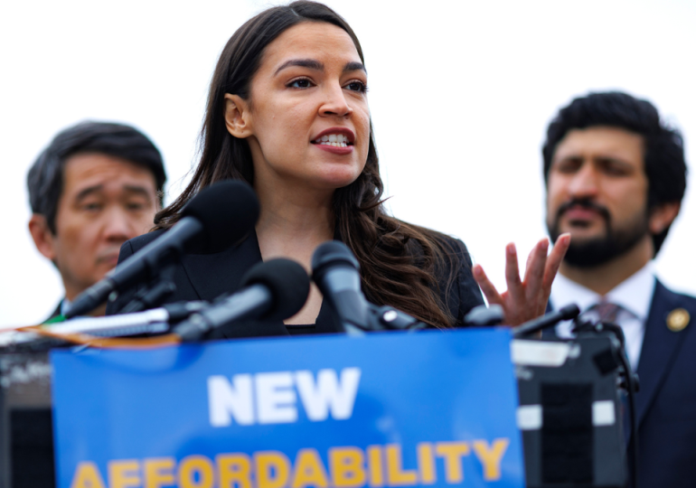 AOC tells New Yorkers to ‘pull up’ to Alabama during rally speech behind bulletproof glass