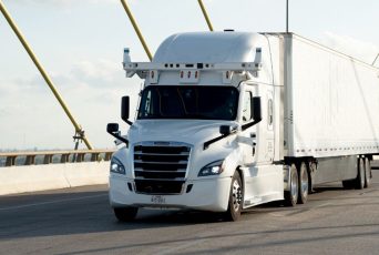 Humanless big rig completes first US freight run