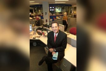 New York anchor Bill Ritter announces Alzheimer’s diagnosis during his final Eyewitness News broadcast