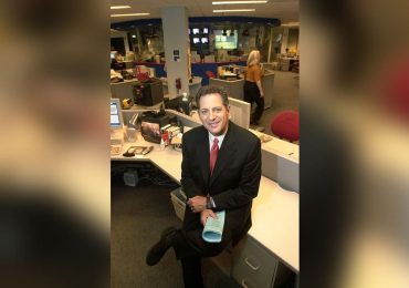 New York anchor Bill Ritter announces Alzheimer's diagnosis during his final Eyewitness News broadcast