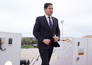 Trump admin puts alleged 'birth tourism' scheme on notice as expert delivers warning to hospitals