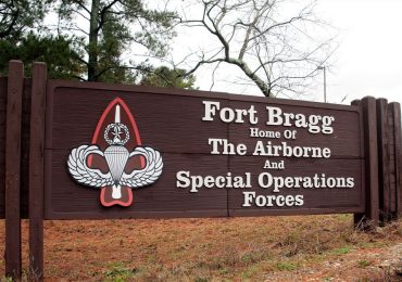 House narrowly backs allowing troops, Pentagon workers to carry personal guns on military bases