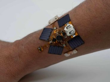 Wearable patch vibrates when danger is nearby