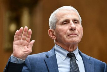 Fauci texts suggest officials were ‘too slow to pivot’ amid pandemic, says Dr Marc Siegel