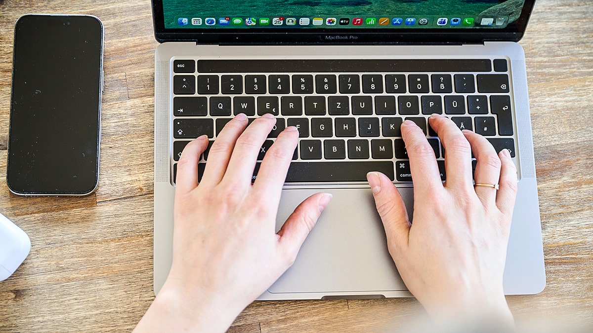 typing-on-computer-photo-1