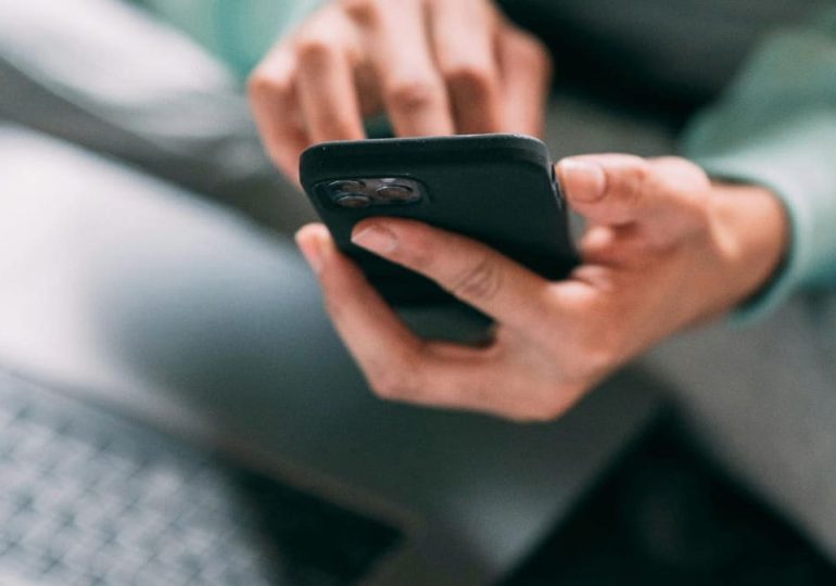 Is everyone bricking their phone to stop doomscrolling?