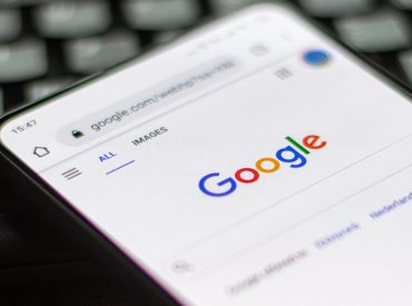 Scammers are buying Google ads to steal bank logins