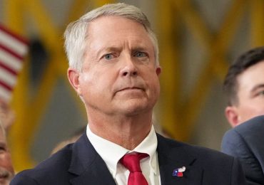 Kansas Senate rivals distance themselves from party leaders in fiery debate