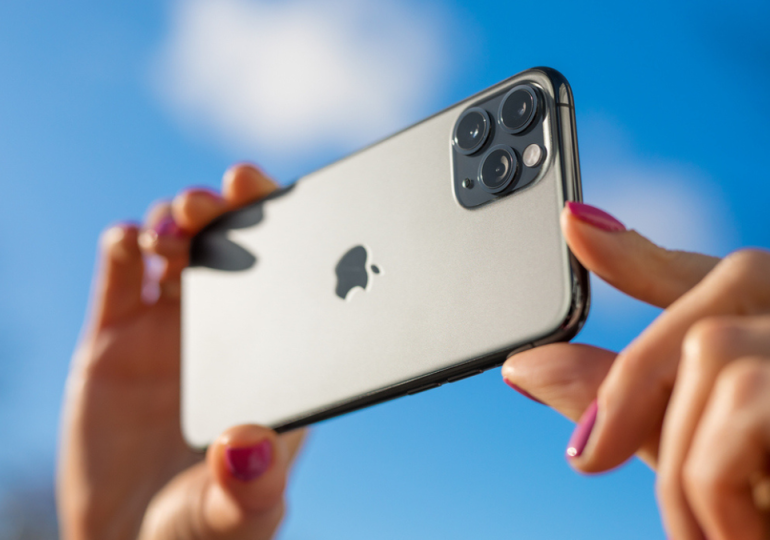 Your phone can fix badly framed photos after you take them